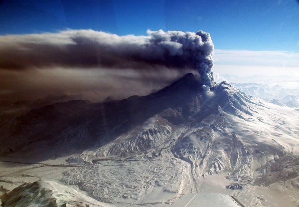 Ash and steam eruption on Redoubt volcano, Heather Bleick AVO-USGS