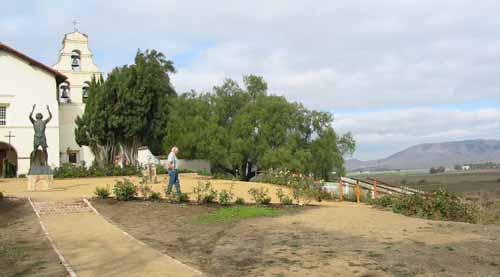 Mission San Juan Bautista sits on boundary of San Andreas Fault. Photo by Myrna Martin